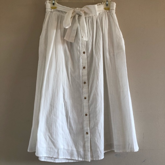 Vero Moda Dresses & Skirts - Vero Moda 100% Cotton Button Front Skirt w Pockets
